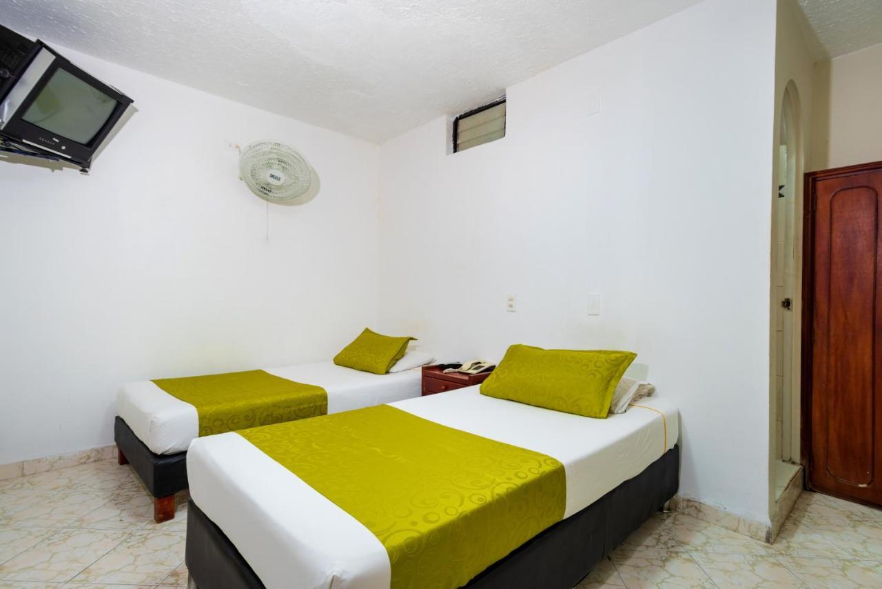 Ayenda 1234 Imperio 70 Hotel เมเดยิน ภายนอก รูปภาพ