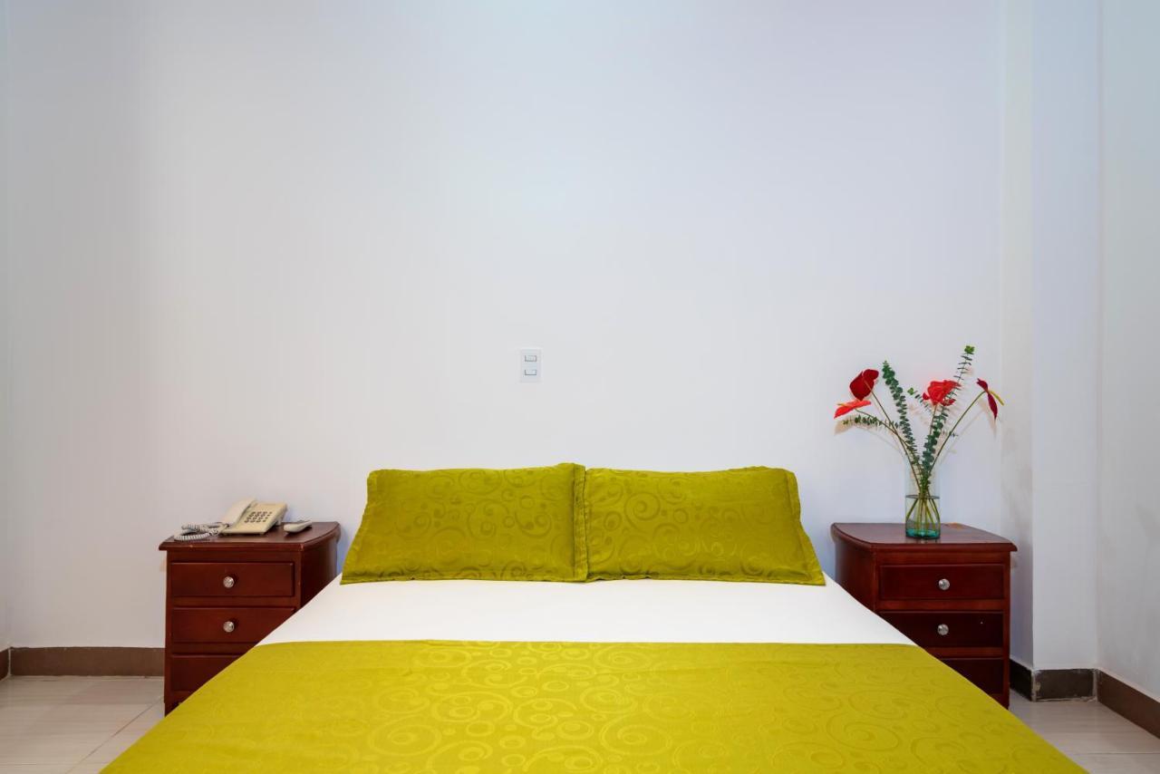 Ayenda 1234 Imperio 70 Hotel เมเดยิน ภายนอก รูปภาพ